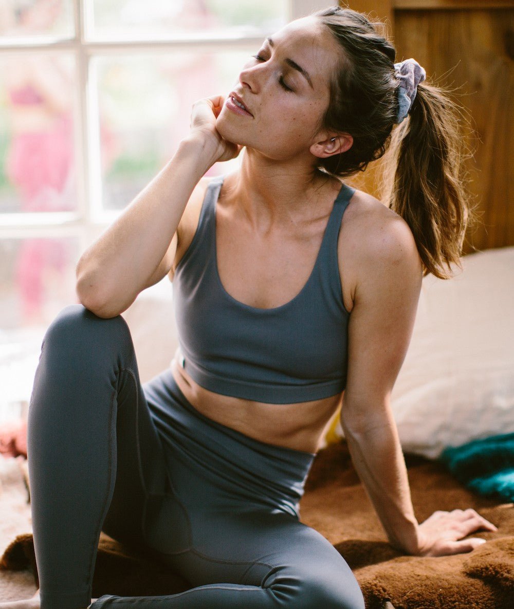 CHAKORA - Brassière en fibres recyclées - Lavastone - Yoga Searcher