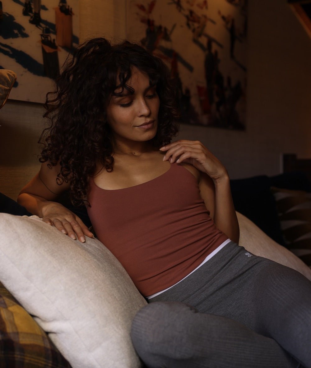 GAGA - débardeur brassière intégrée - Rose Foncé - Yoga Searcher