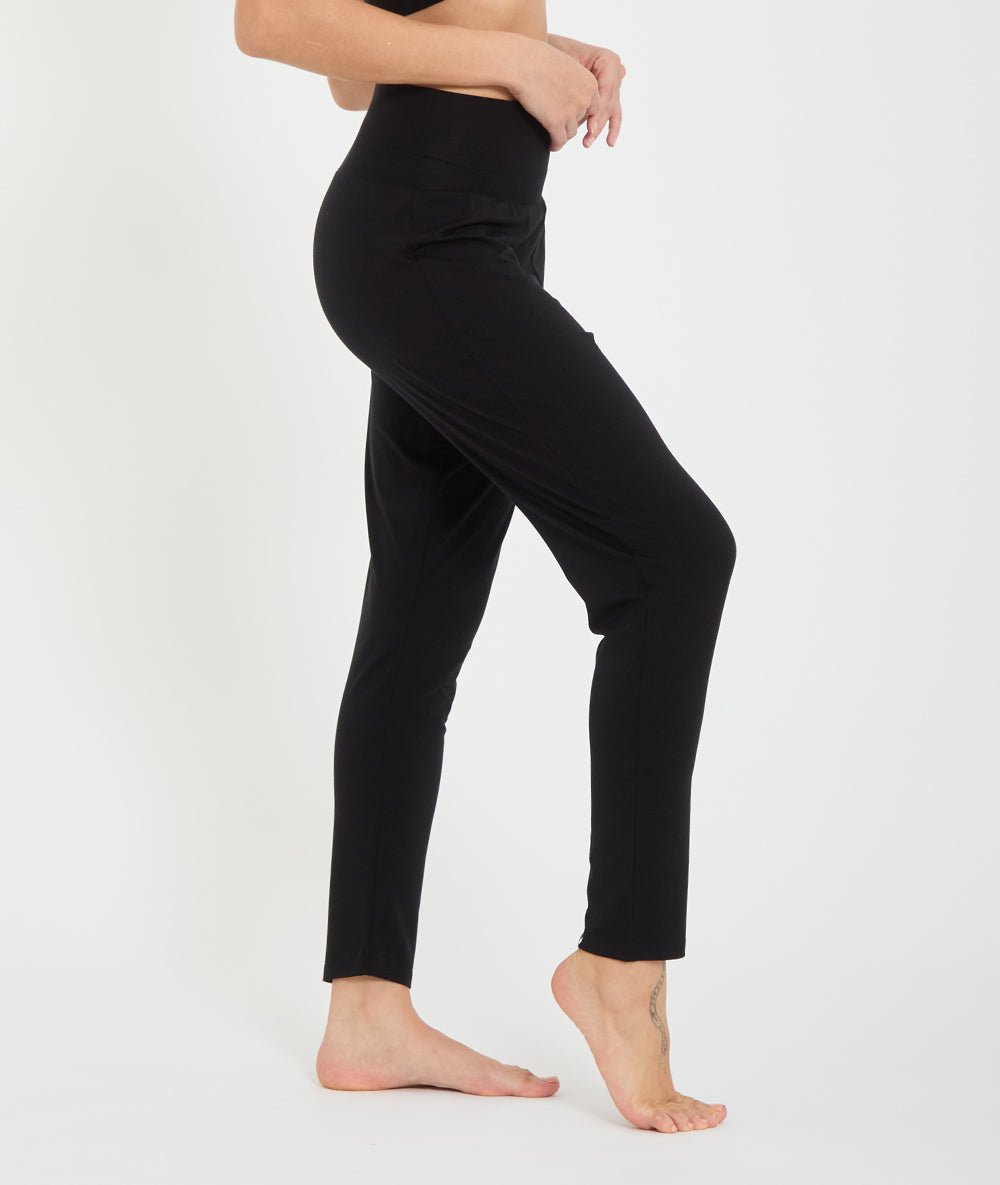 SWARA - Jogging souple yoga - Noir - Yoga Searcher