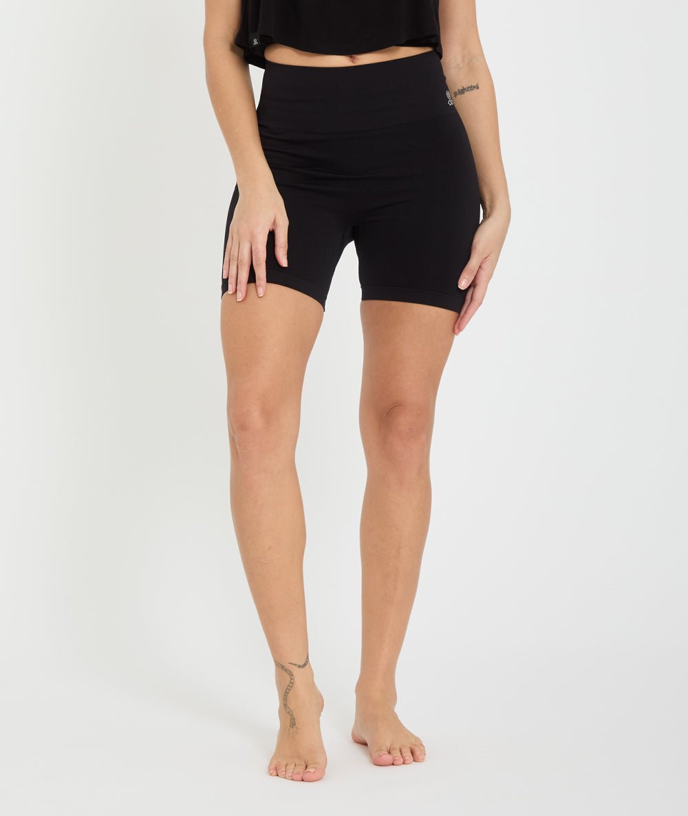 YADU - Short en polyamide recyclé - Noir - Yoga Searcher