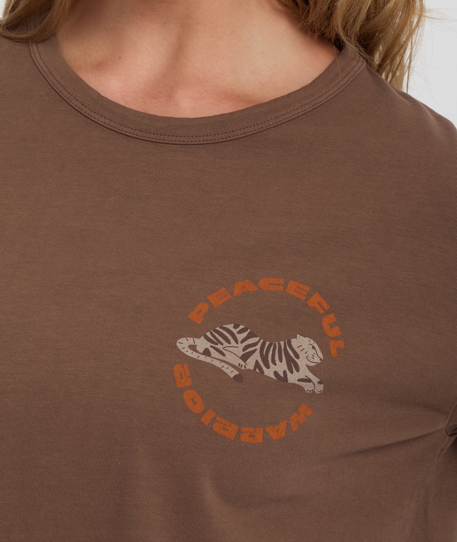 BIOPEACE - T-shirt en coton bio - Marron - Yoga Searcher