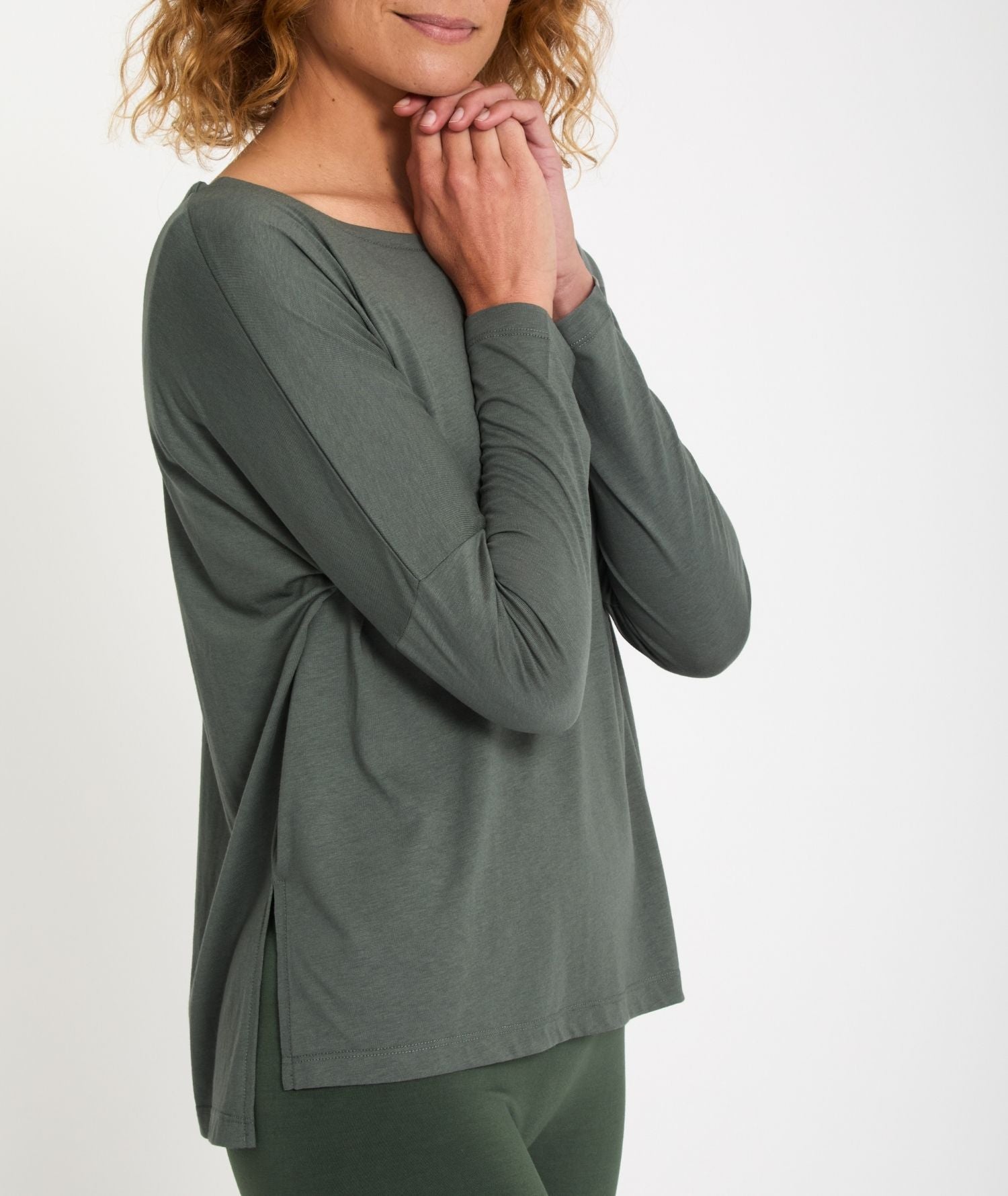 DAKSHA - Tee-shirt oversize - Thyme- Yoga Searcher