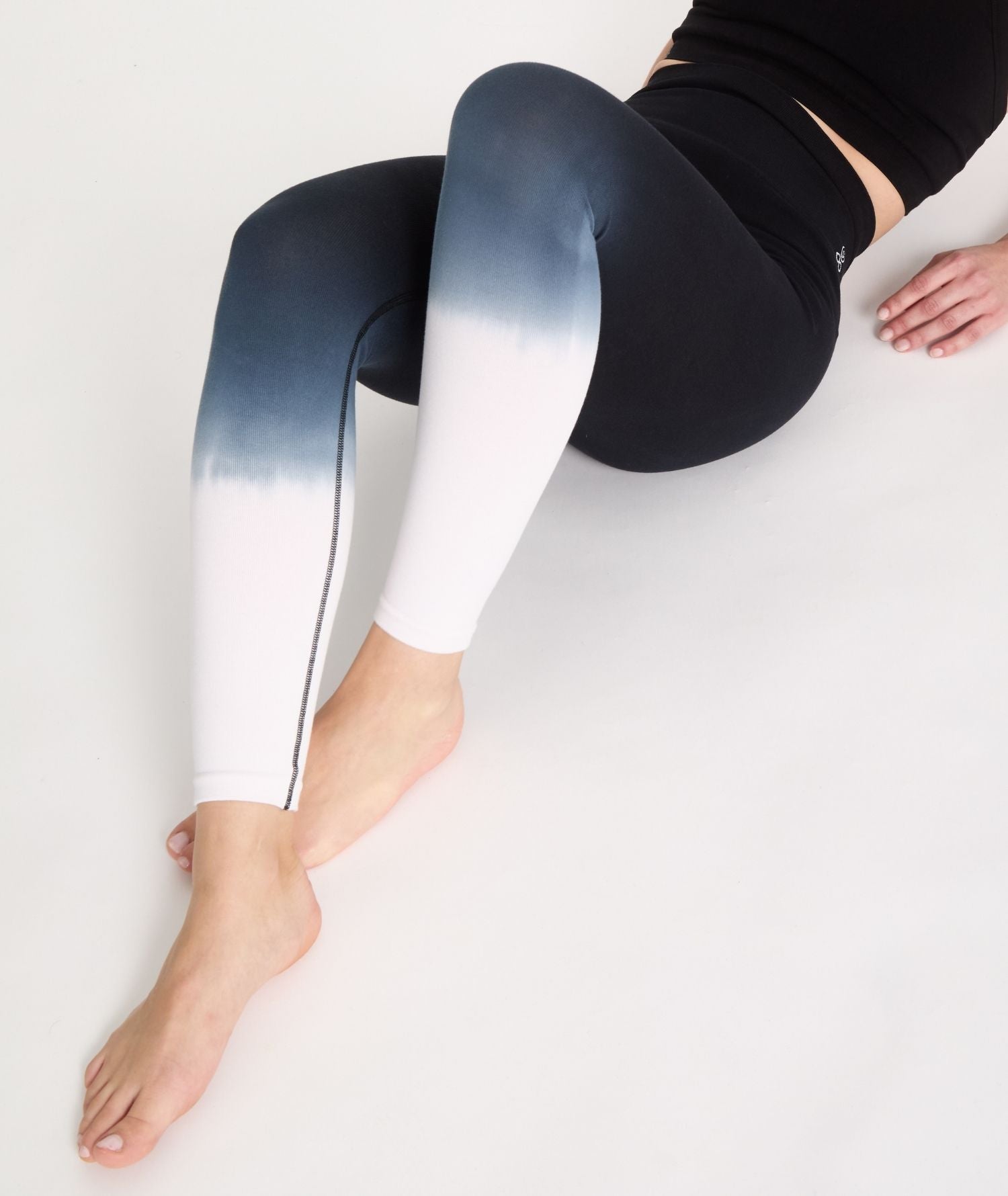 KAVALI - Legging en coton deep - dye - Noir - Yoga Searcher