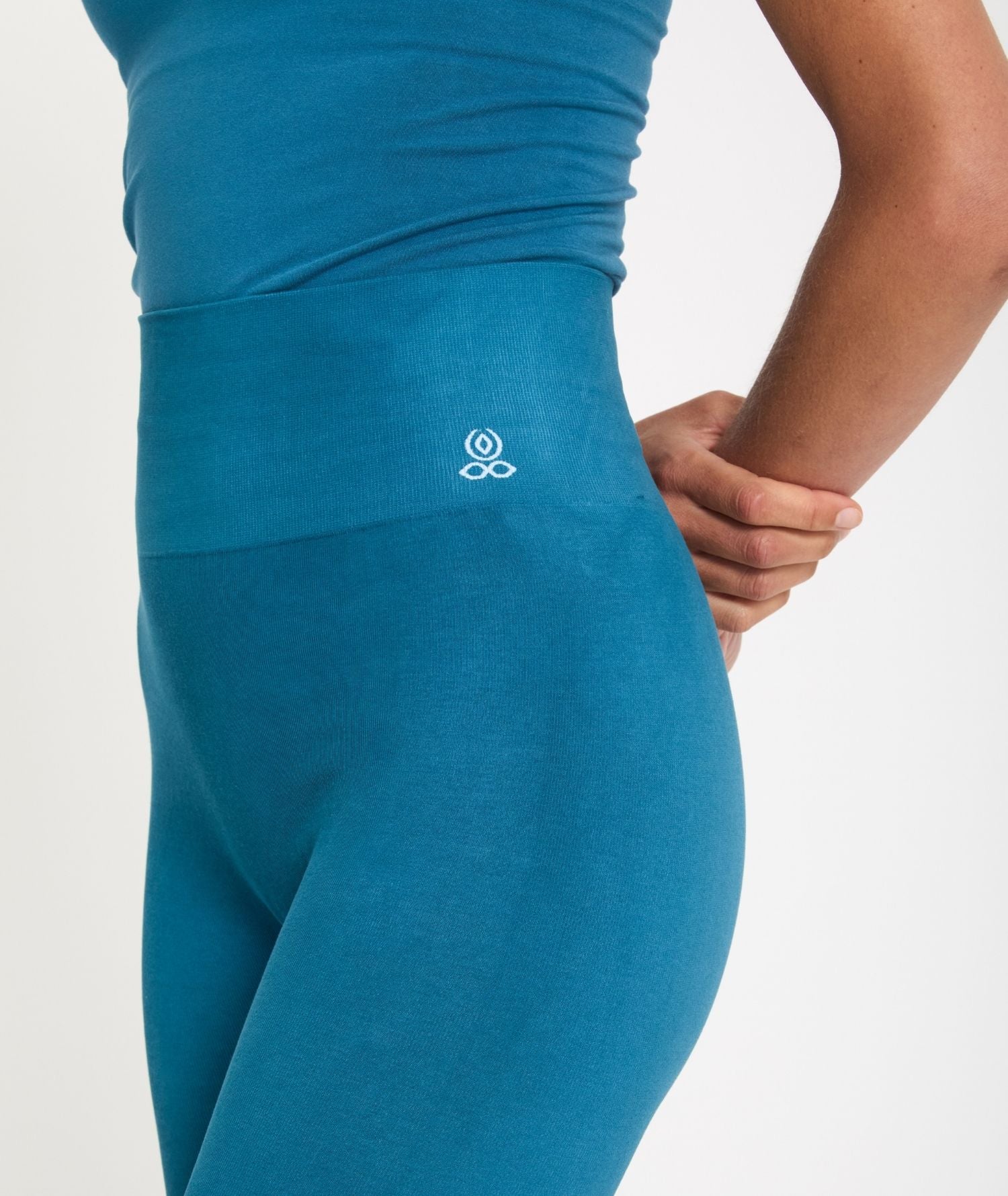 KAVALI - Legging en coton deep-dye - Rubis- Yoga Searcher