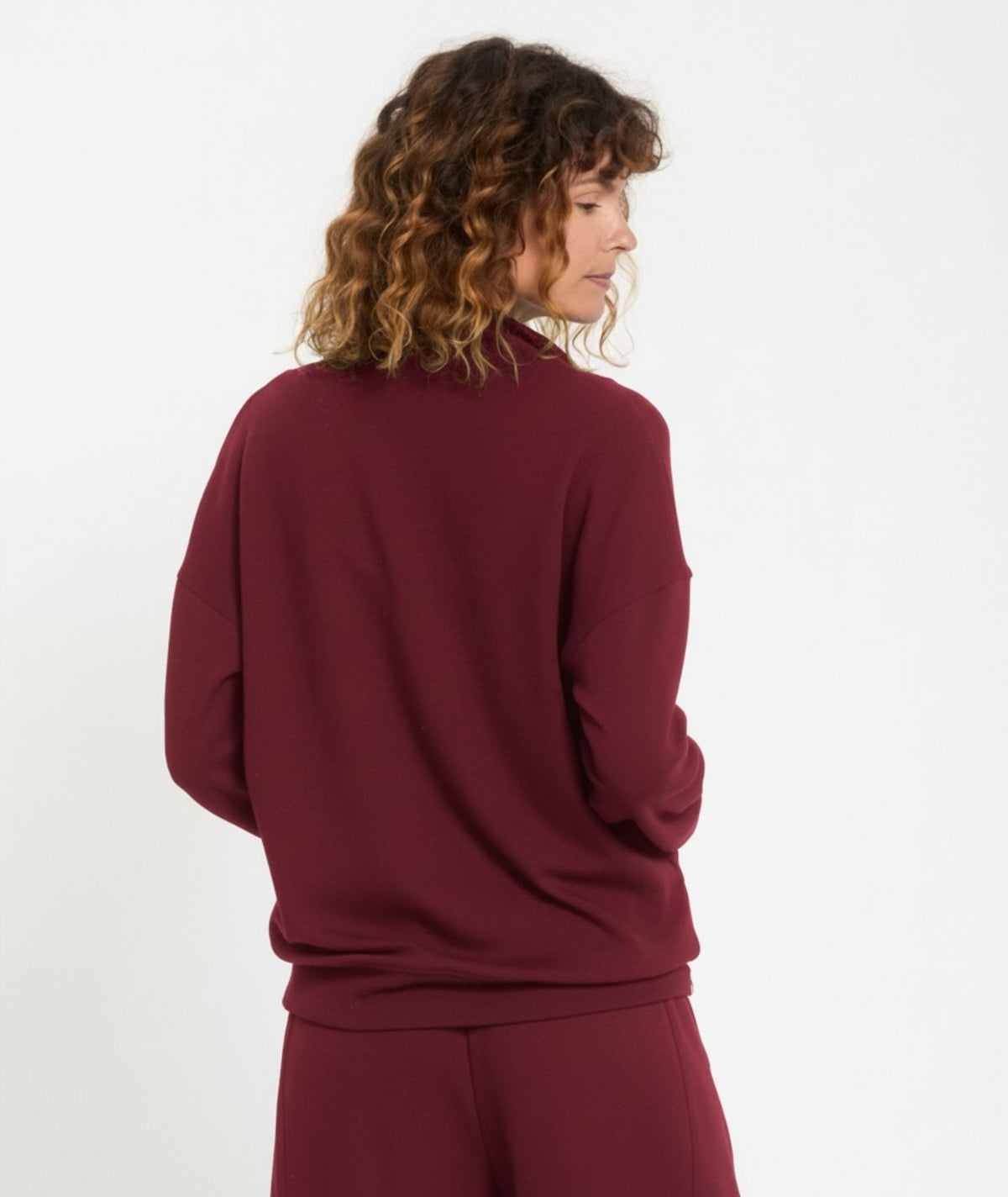 KALHARA – Sweat zippé à col montant - Rubis- Yoga Searcher