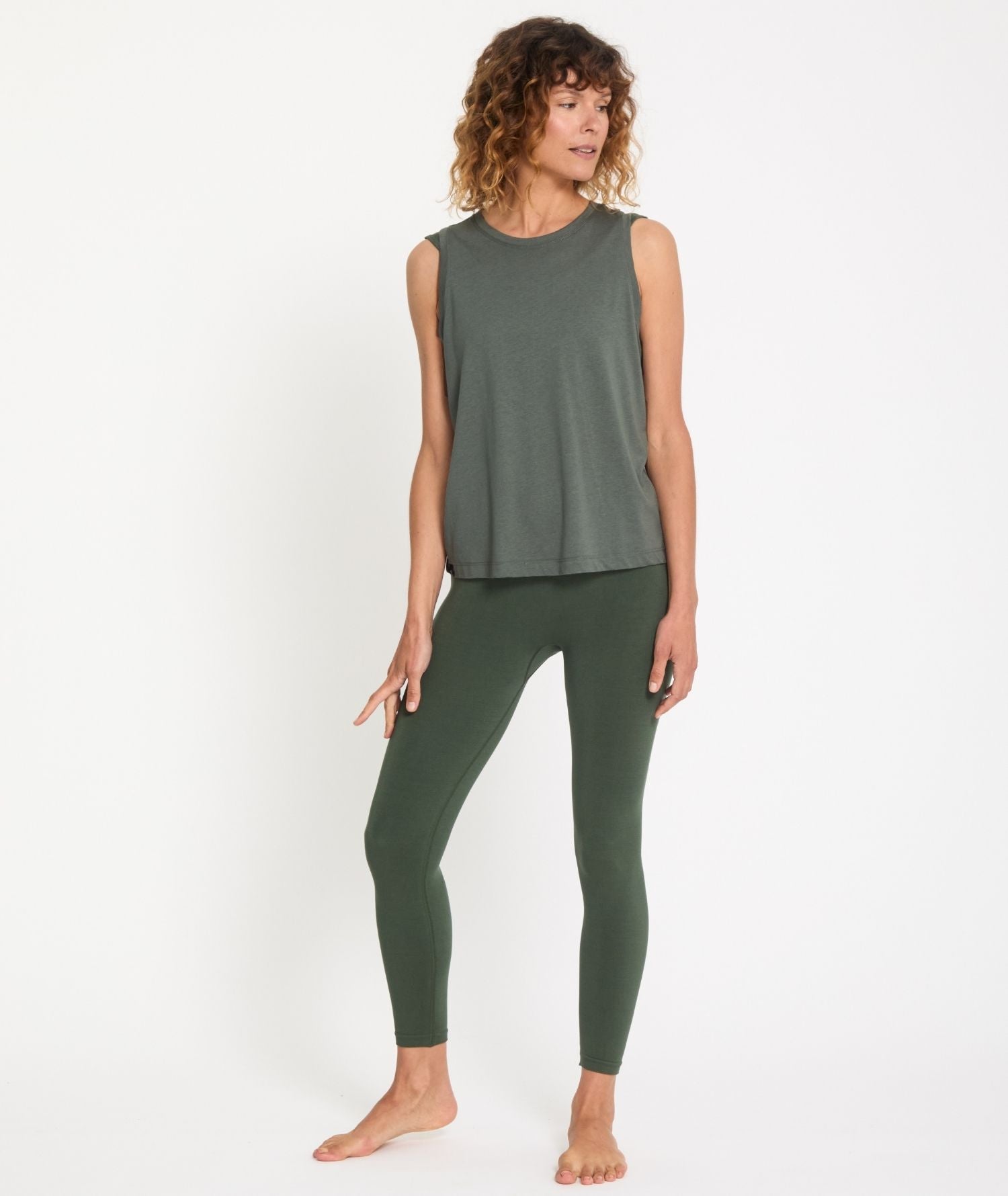 NIYAMA - Débardeur de yoga ouvert dans le dos - Thyme- Yoga Searcher