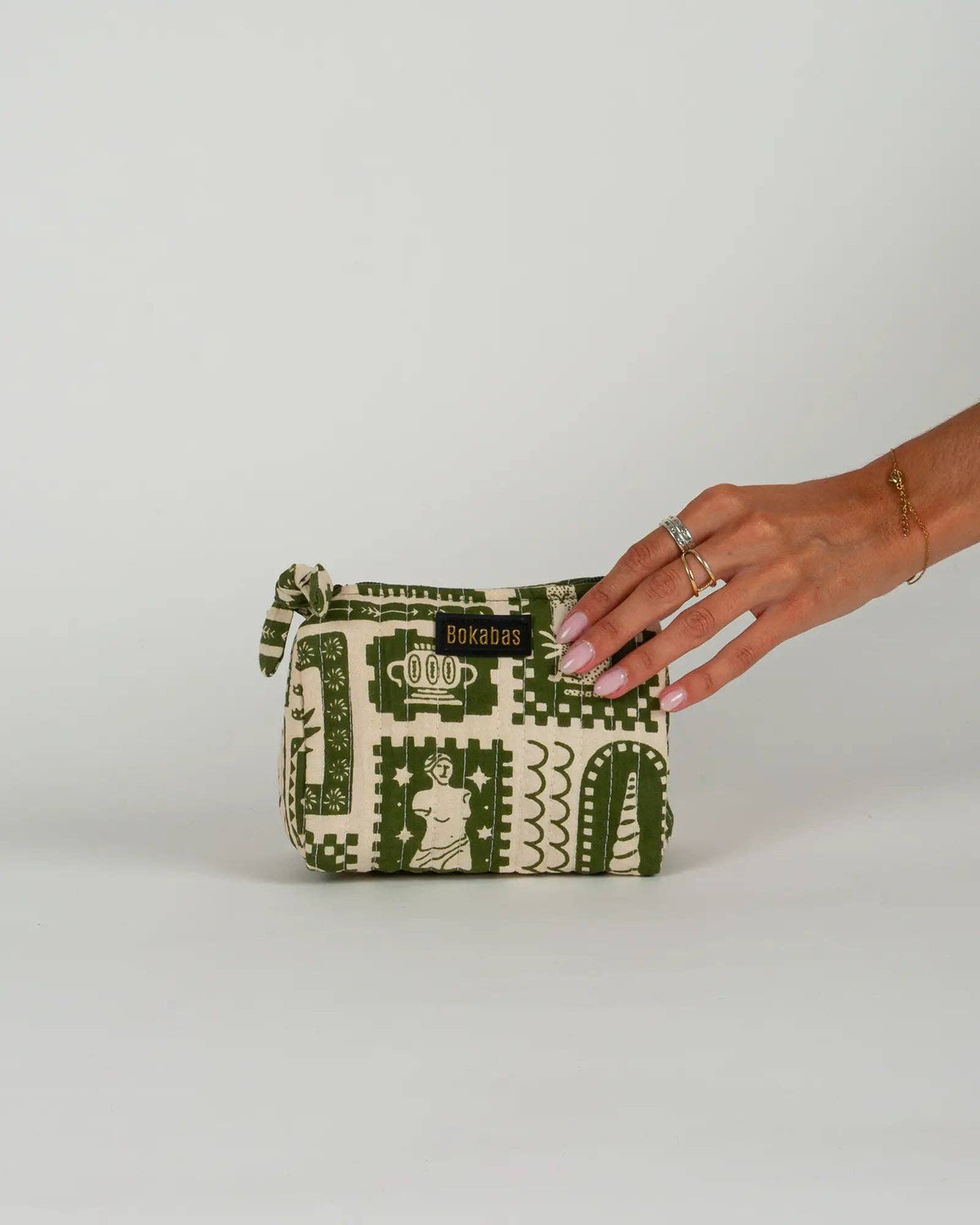 La trousse de toilette matelassée en coton Art vert