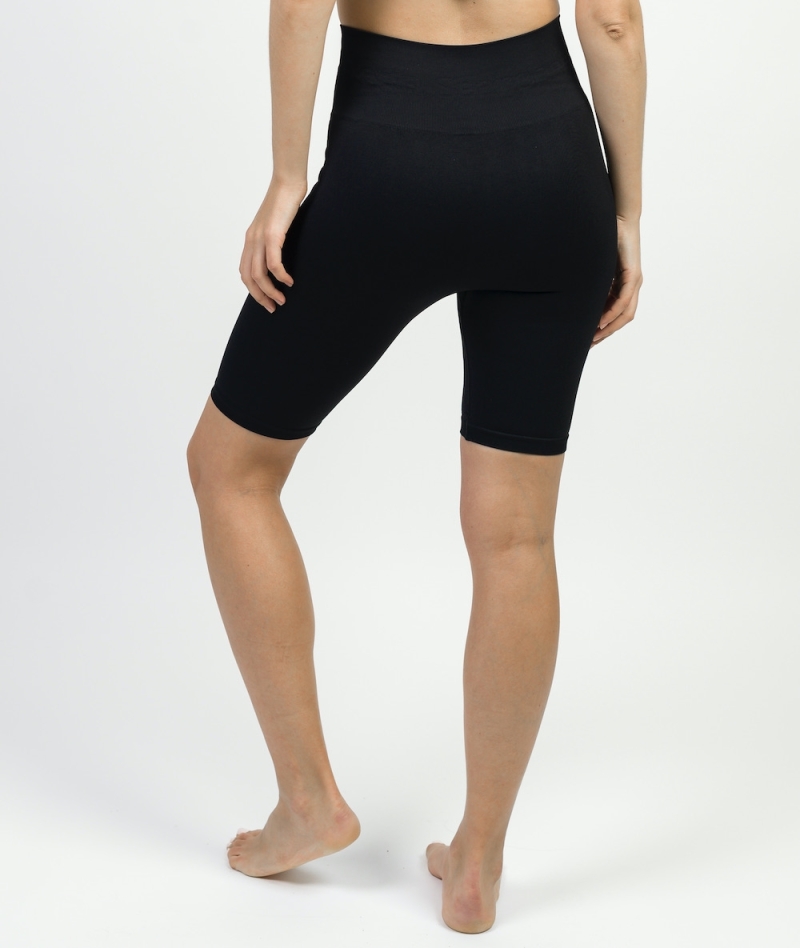 MANTA - Shorts aus recycelten Fasern