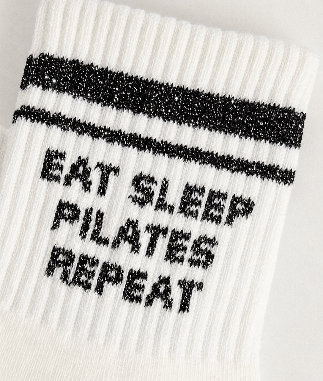 Chaussettes Grips "Eat Sleep Pilates Repeat" Stripe – Noir - Yoga Searcher