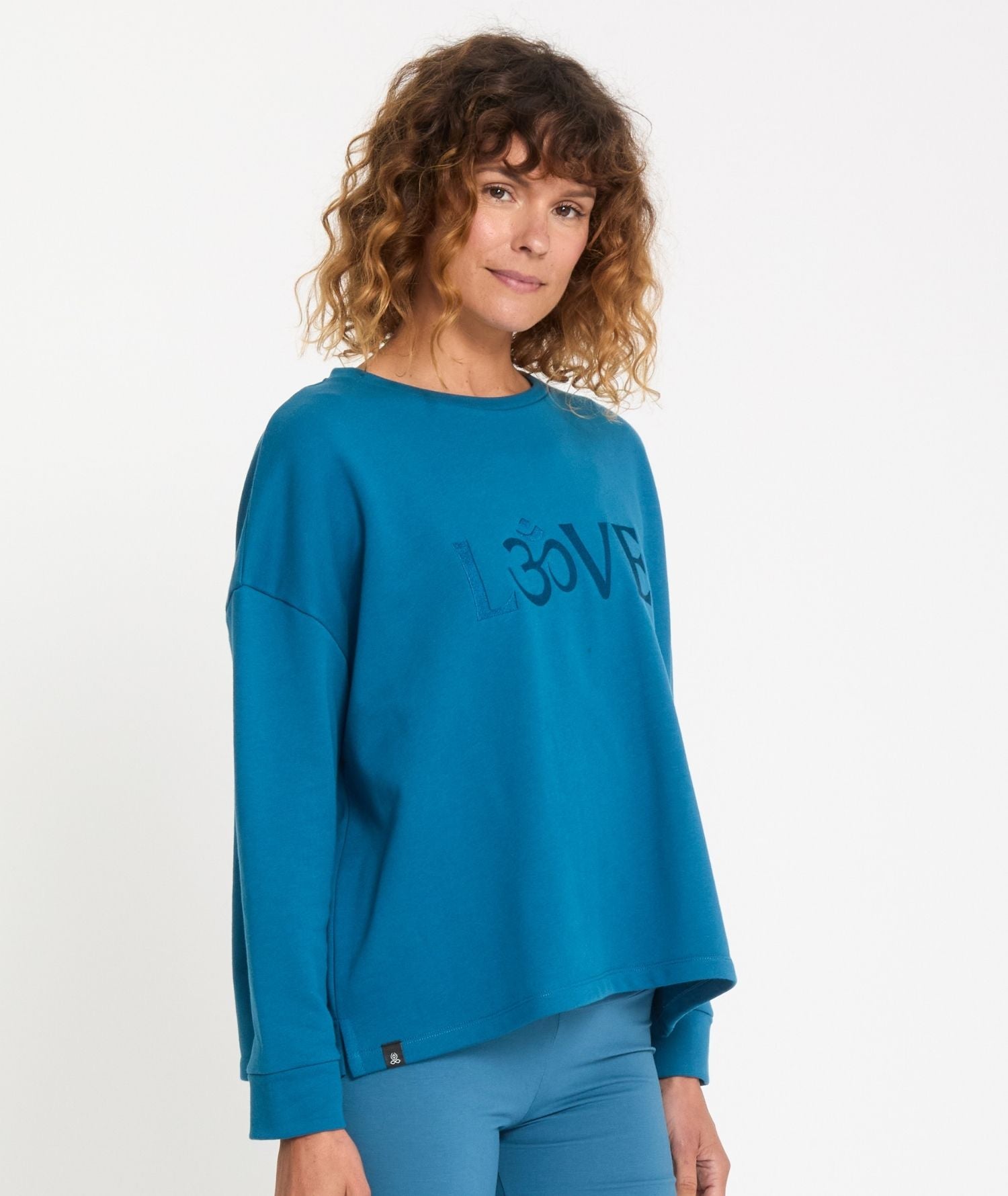 ASHA – Sweat ample brodé LOVE en coton
