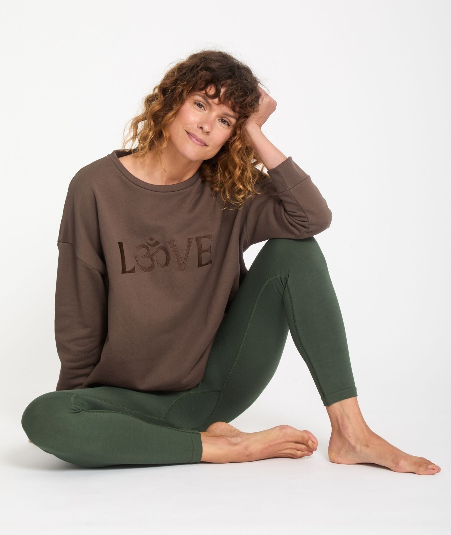 ASHA – Sweat ample brodé LOVE en coton