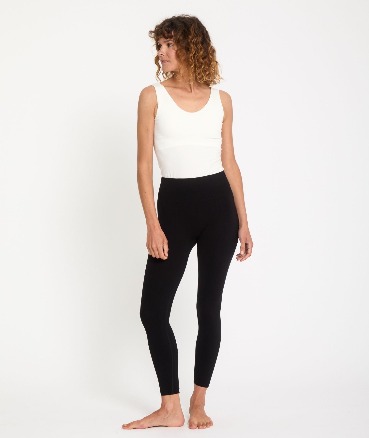 BIJA - Top avec brassière intégrée - Blanc- Yoga Searcher