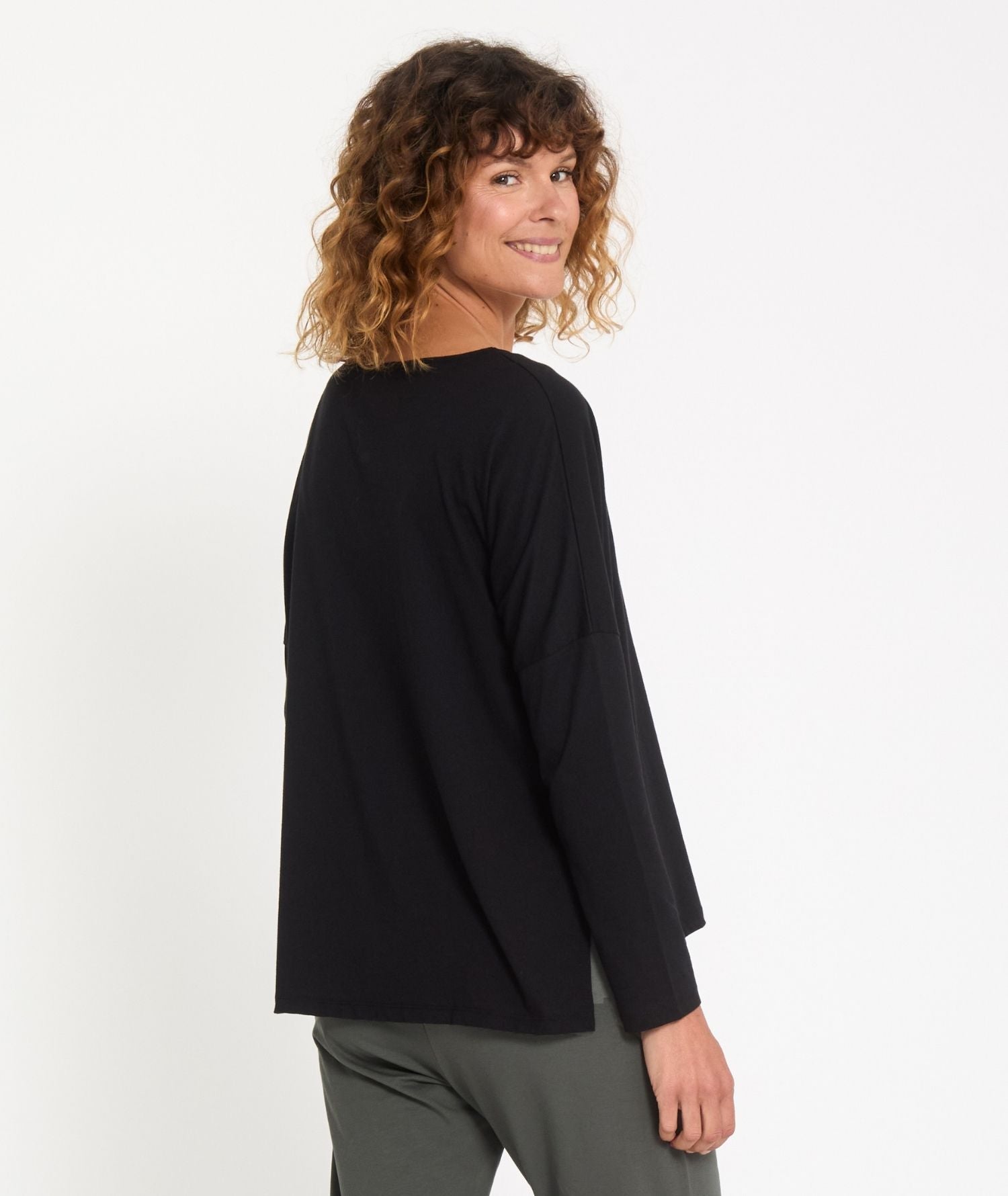 DAKSHA - Tee-shirt oversize - Thyme- Yoga Searcher