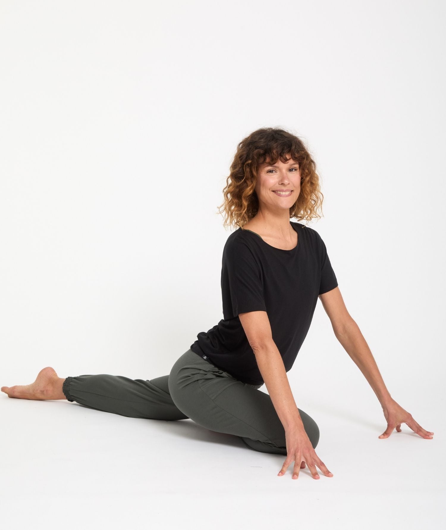 MEDE - Tee-shirt en Lyocell - Marron- Yoga Searcher