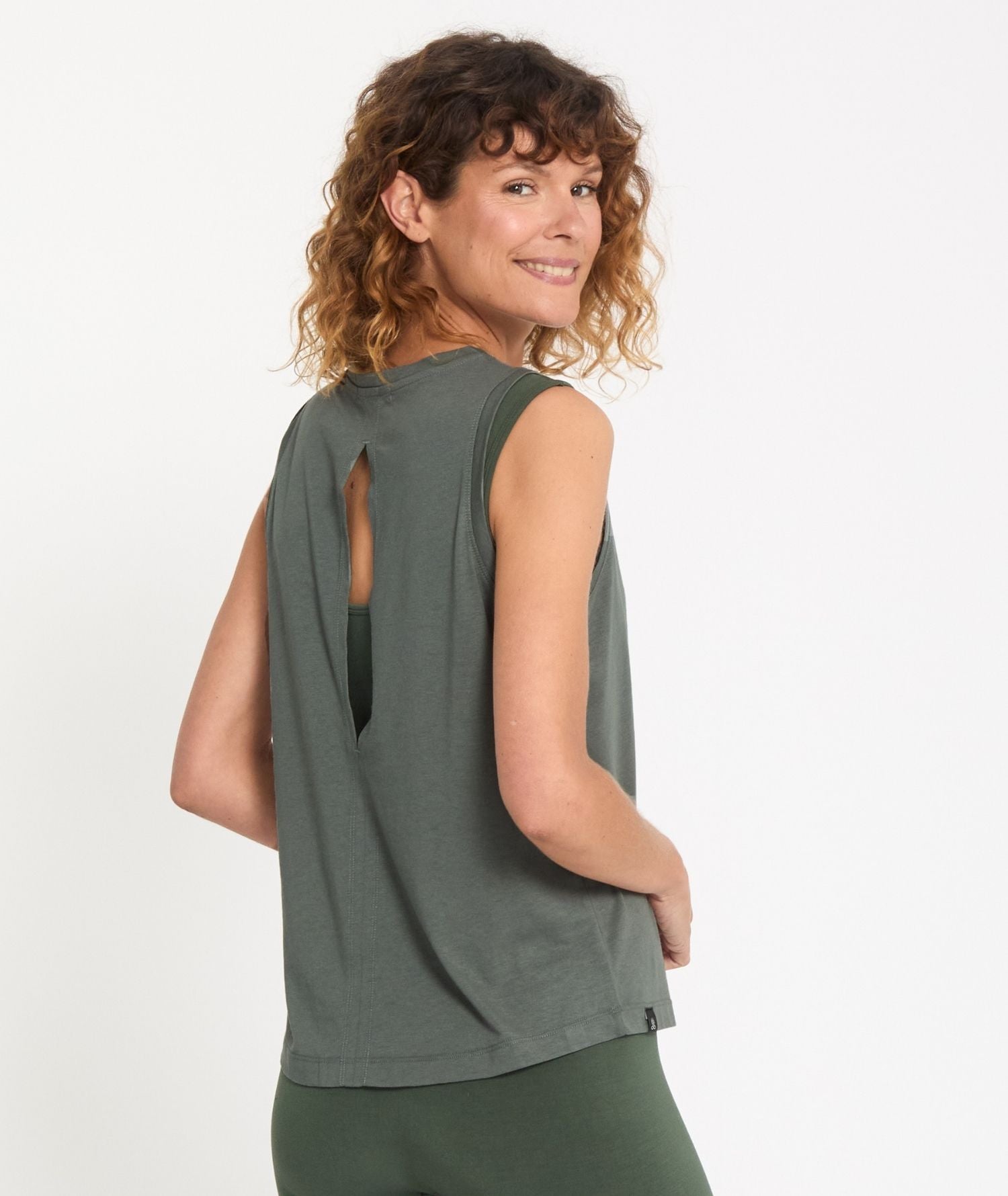 NIYAMA - Débardeur de yoga ouvert dans le dos - Thyme- Yoga Searcher