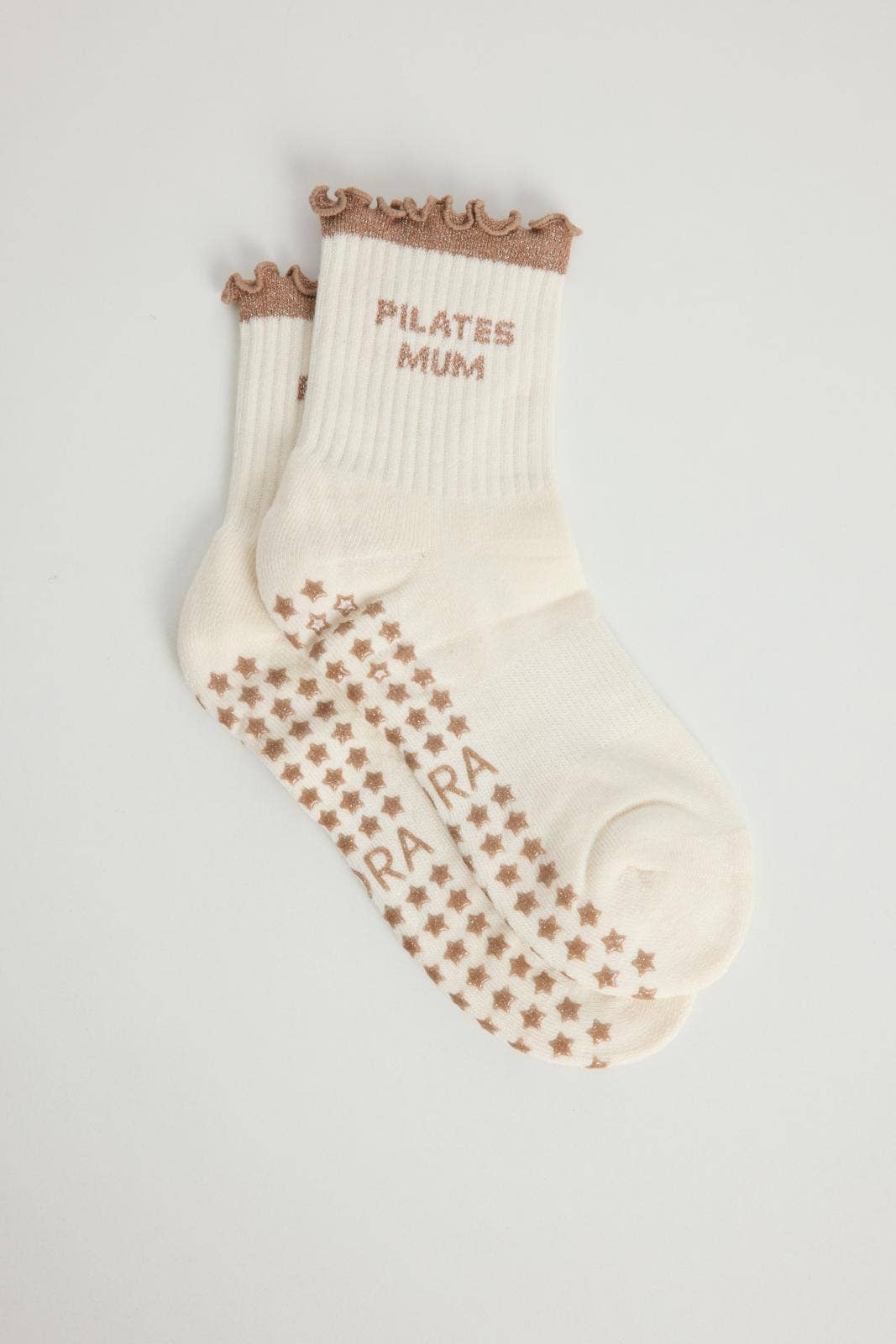 Chaussettes Grips "Pilates Mum" Frizzy – Beige - Yoga Searcher